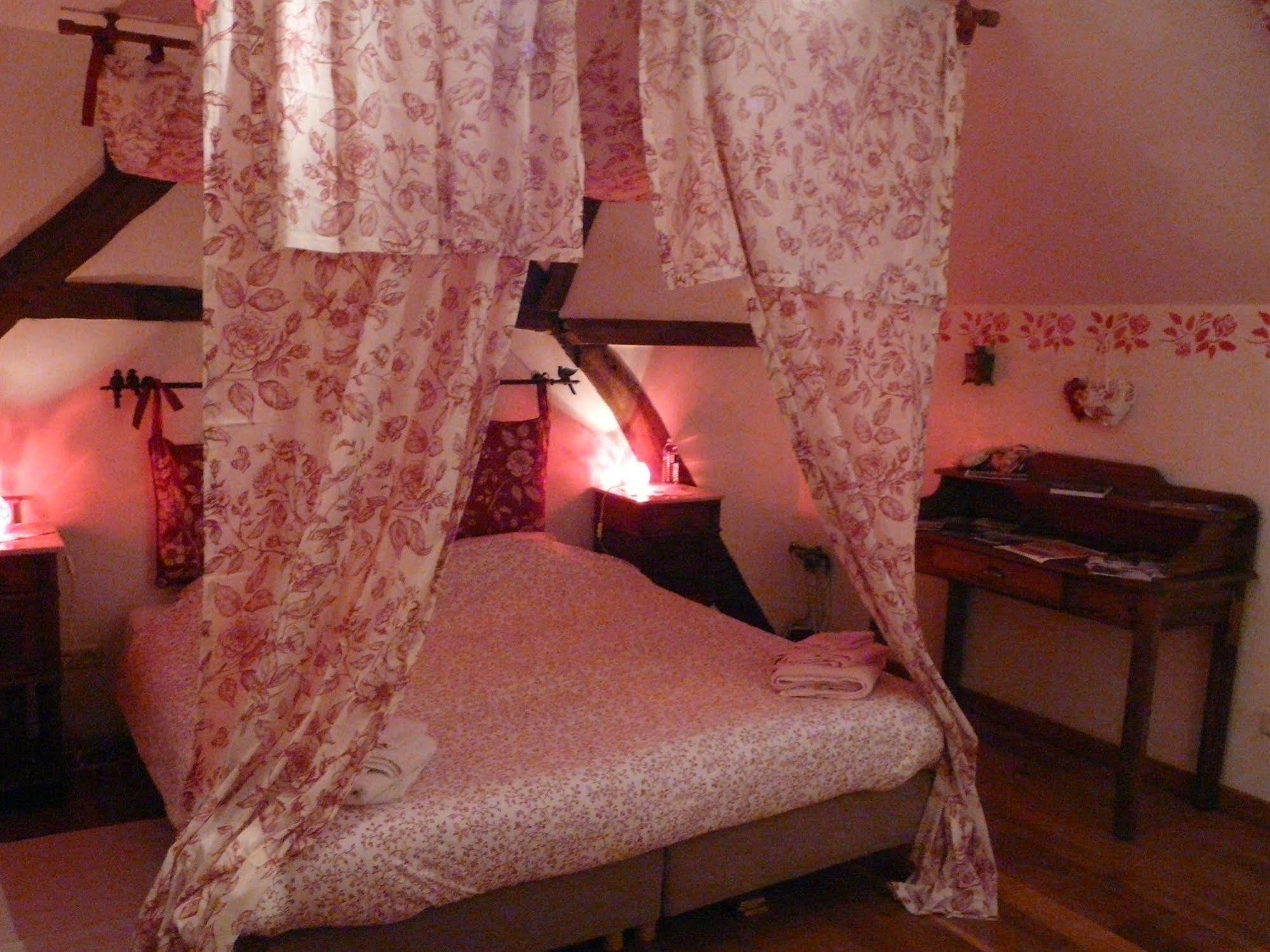 B&B Aux Gaietes De La Sabotiere Seloignes Luaran gambar