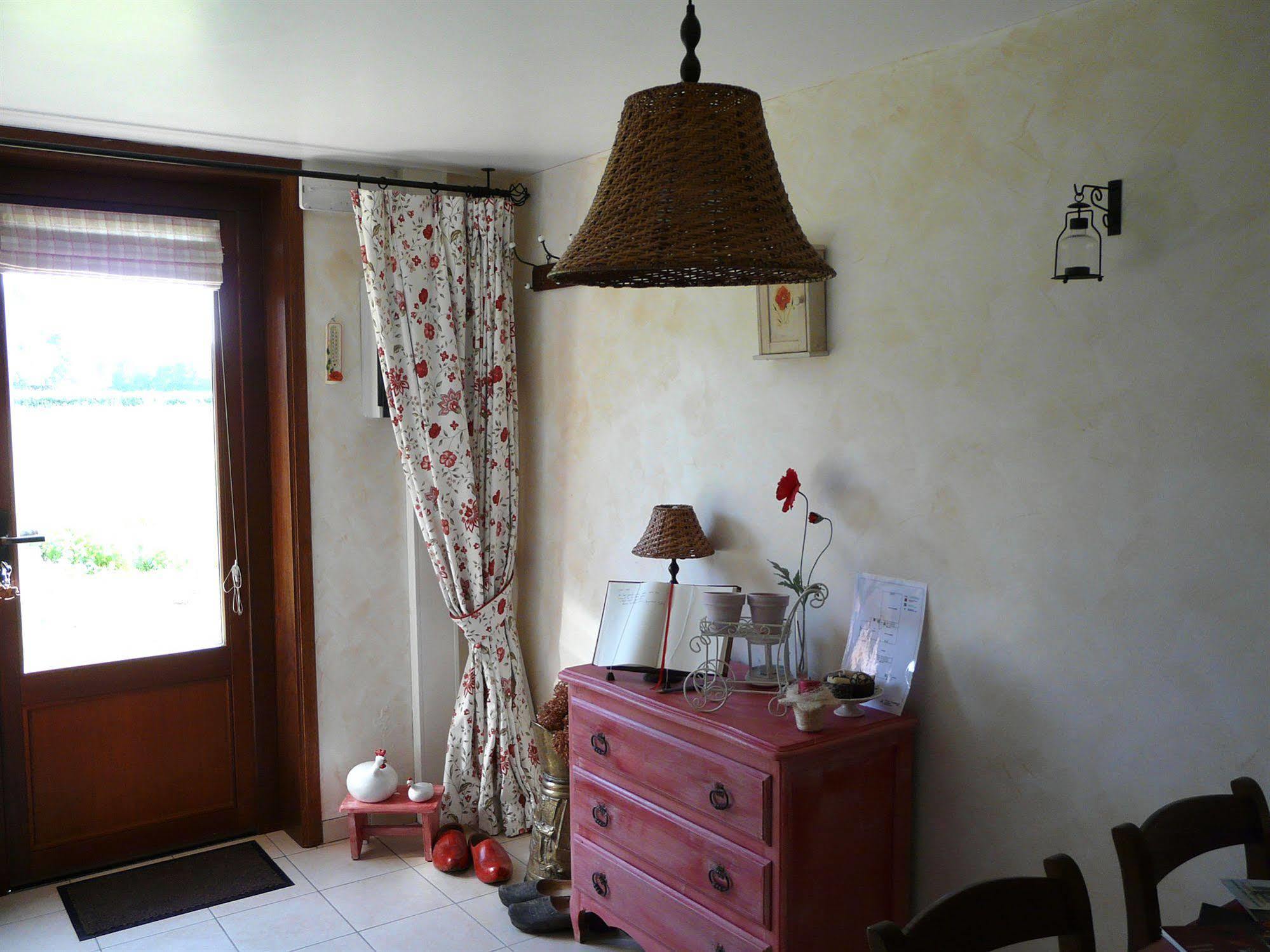 B&B Aux Gaietes De La Sabotiere Seloignes Luaran gambar